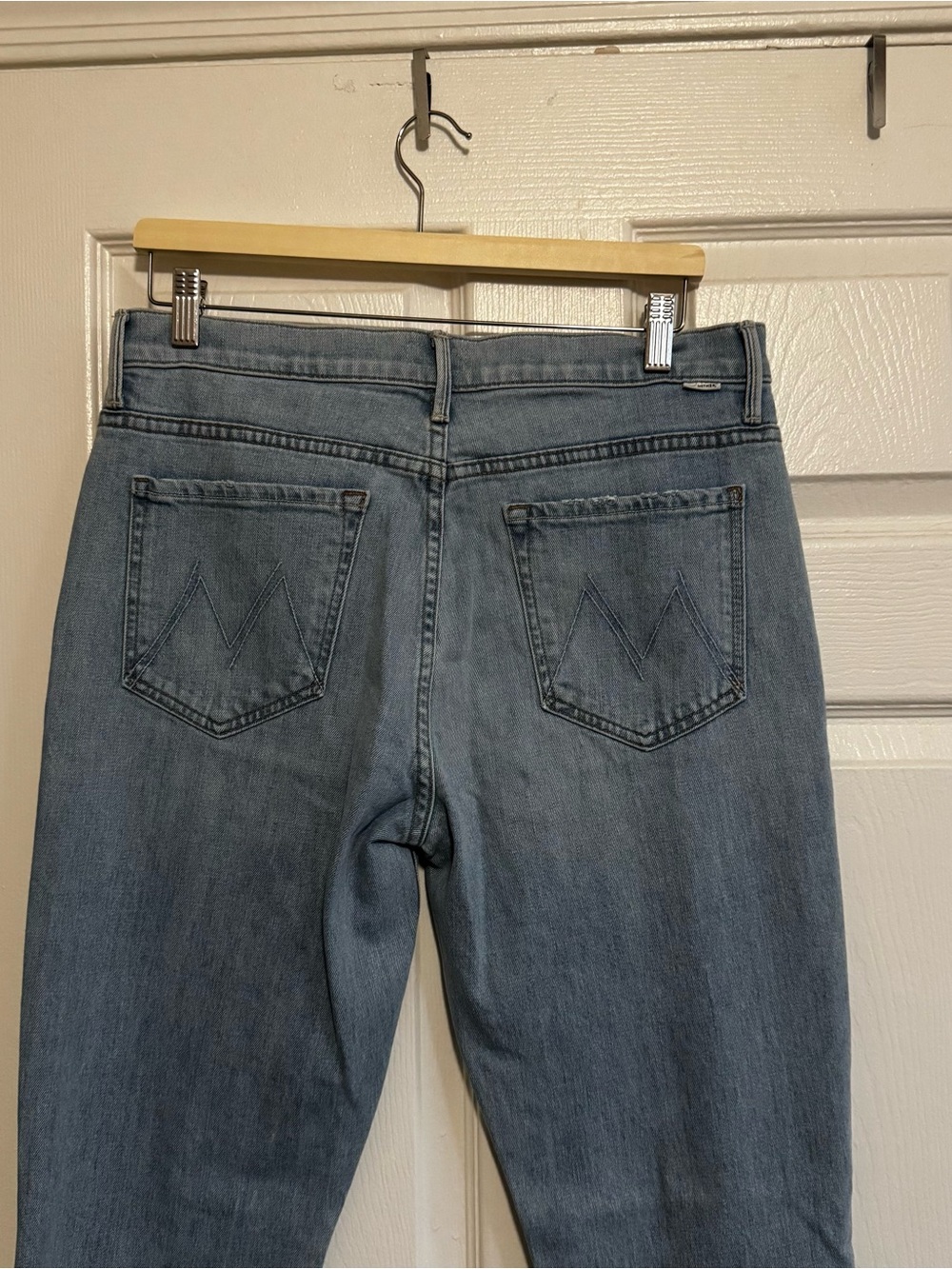 MOTHER Weekender Fray Jeans - Picture 5 of 9